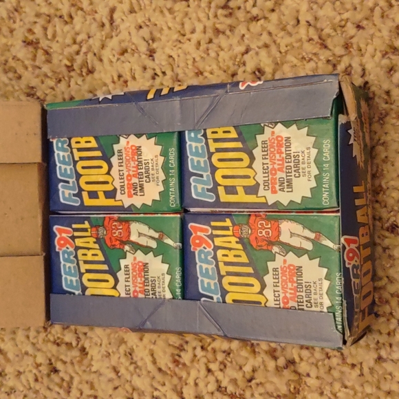 1991 Fleer Football Card Box - Picture 2 of 2